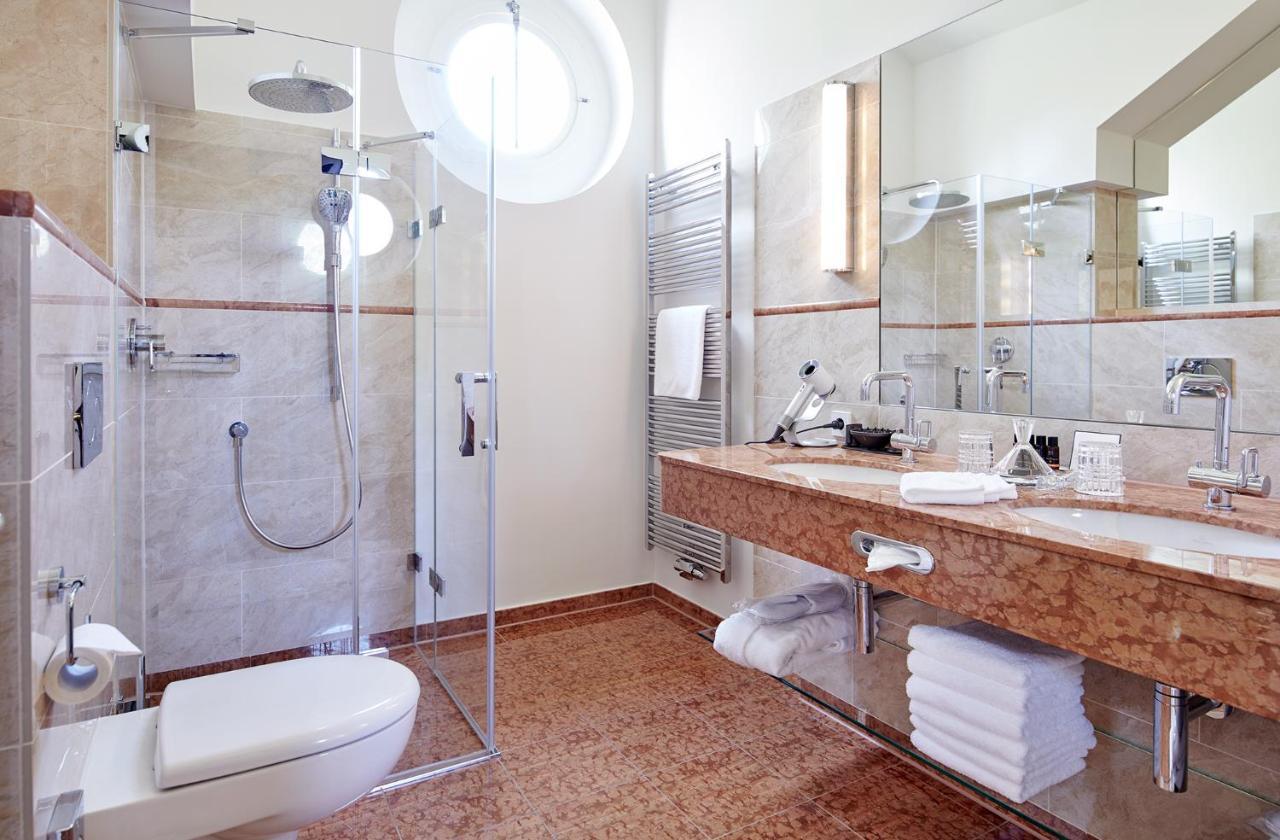 Hotel Hohenhaus Herleshausen エクステリア 写真